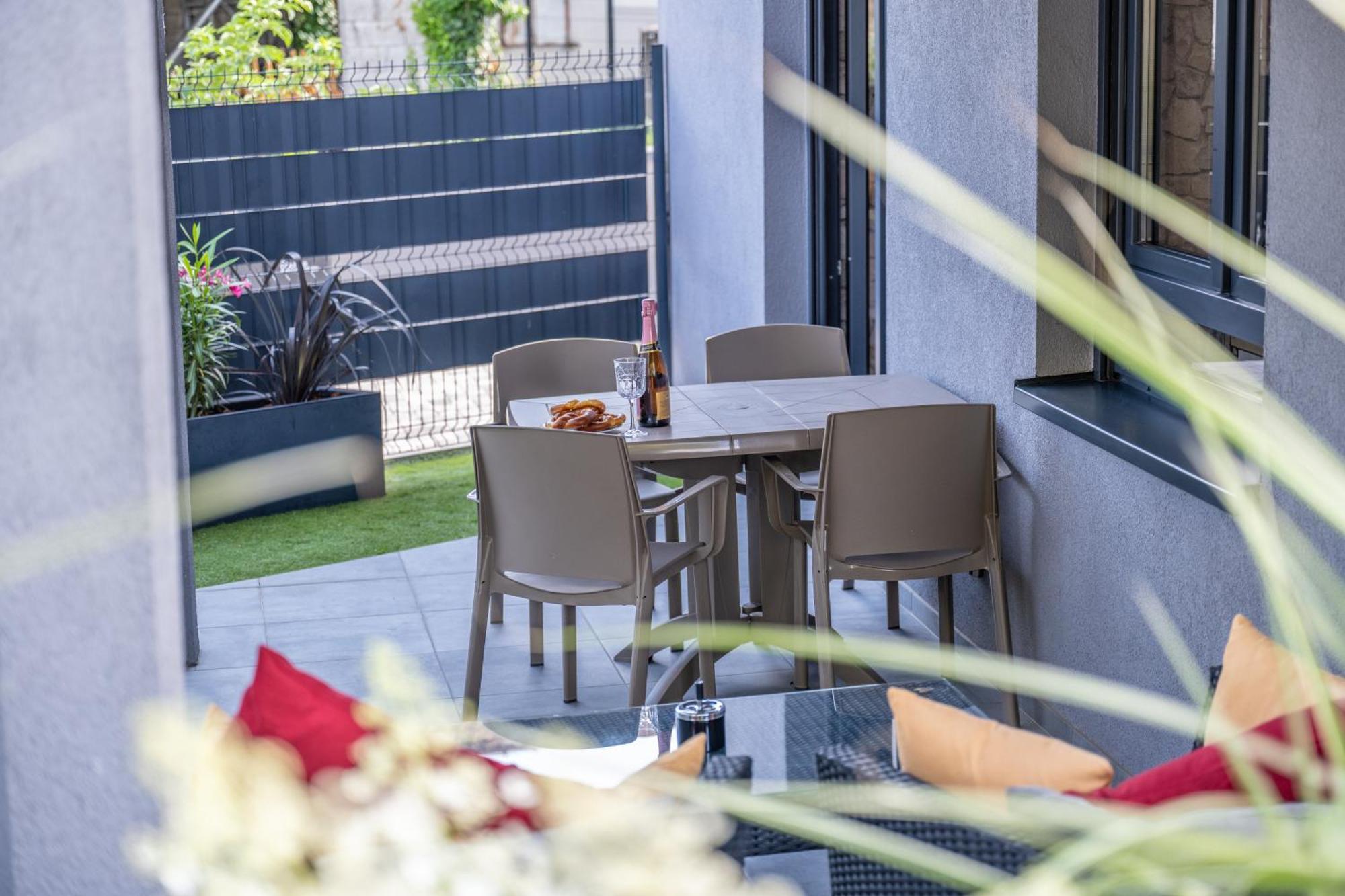 Le Refuge Des Sorciers Apartment Horbourg Exterior foto